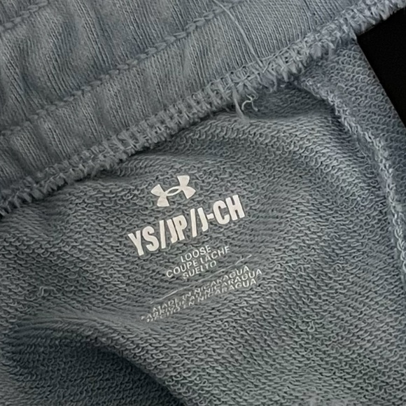 Under Armour Kids Matching Set in Light Gray NEW - Picture 12 of 12